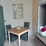 Giumbabulla Luxury House
