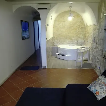 Giumbabulla Luxury House
