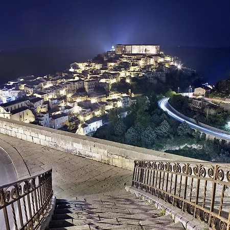 Giumbabulla Luxury House Bed and breakfast Ragusa